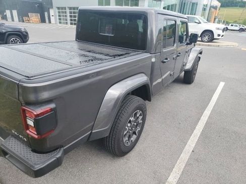 Used 2026 Jeep Gladiator Sport AWD/4WD image 8