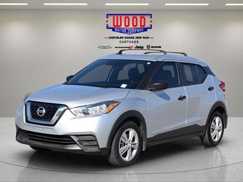Used 2019 Nissan Kicks S image 9