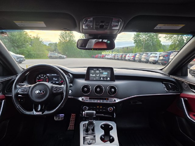 Used 2019 Kia Stinger GT1 AWD/4WD image 18