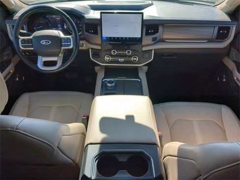 Used 2023 Ford Expedition Max Limited image 16