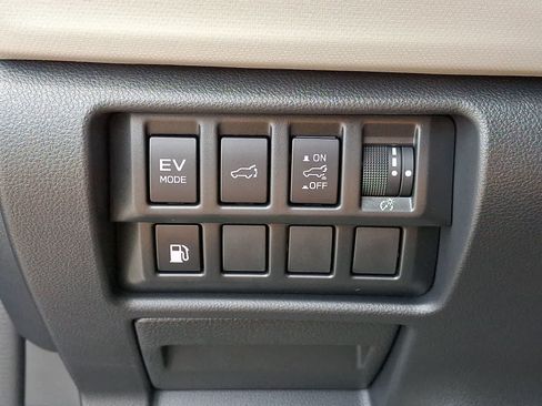 Used 2025 Subaru Forester Premium AWD/4WD image 29