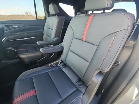 New 2026 Chevrolet Traverse RS w/ LPO, Floor Liner Package image 18