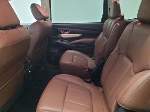 Used 2019 Subaru Ascent Touring w/ Popular Package #3 AWD/4WD image 18