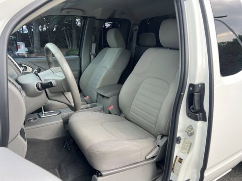 Used 2020 Nissan Frontier S RWD image 15