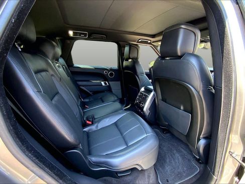 Used 2018 Land Rover Range Rover Sport HSE AWD/4WD image 19