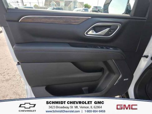 Used 2024 Chevrolet Suburban Premier AWD/4WD image 14
