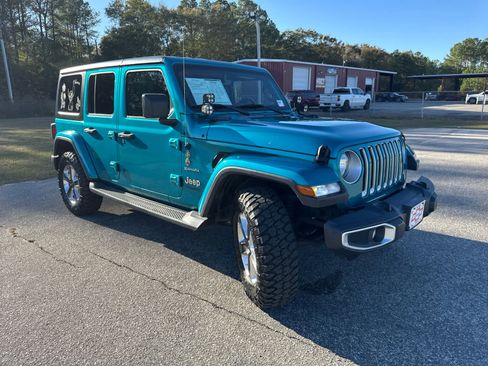 Used 2020 Jeep Wrangler Unlimited Sahara w/ Uconnect 4C Nav & Sound Group image 10