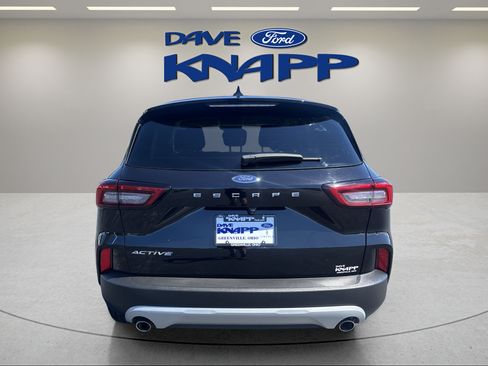 Used 2023 Ford Escape Active w/ Cold Weather Package FWD image 4