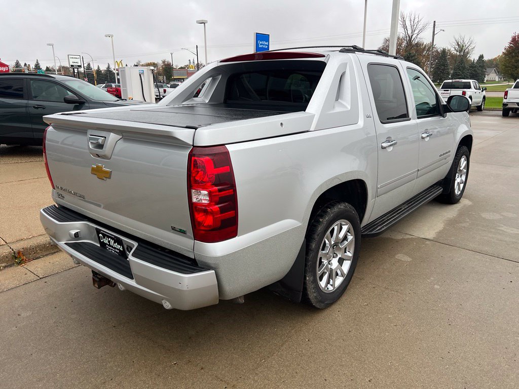 Used 2012 Chevrolet Avalanche LTZ AWD/4WD image 9