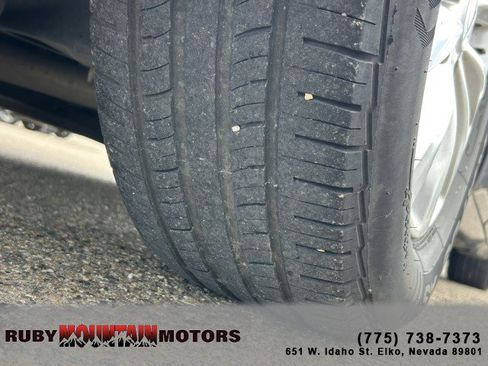 Used 2018 Chrysler Pacifica Touring-L FWD image 26