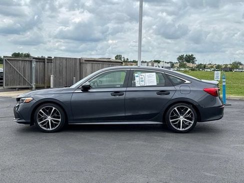 Used 2024 Honda Civic Touring image 3