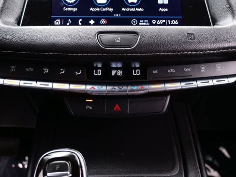 Used 2020 Cadillac XT4 Premium Luxury w/ Technology Package AWD/4WD image 21