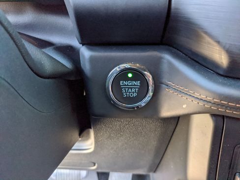 Used 2024 Ford Expedition Platinum image 31