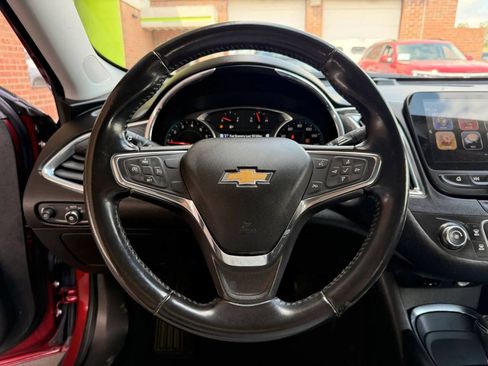 Used 2018 Chevrolet Malibu LT FWD image 11
