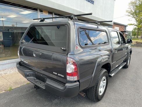 Used 2014 Toyota Tacoma 4x4 Double Cab w/ SR5 Package image 3