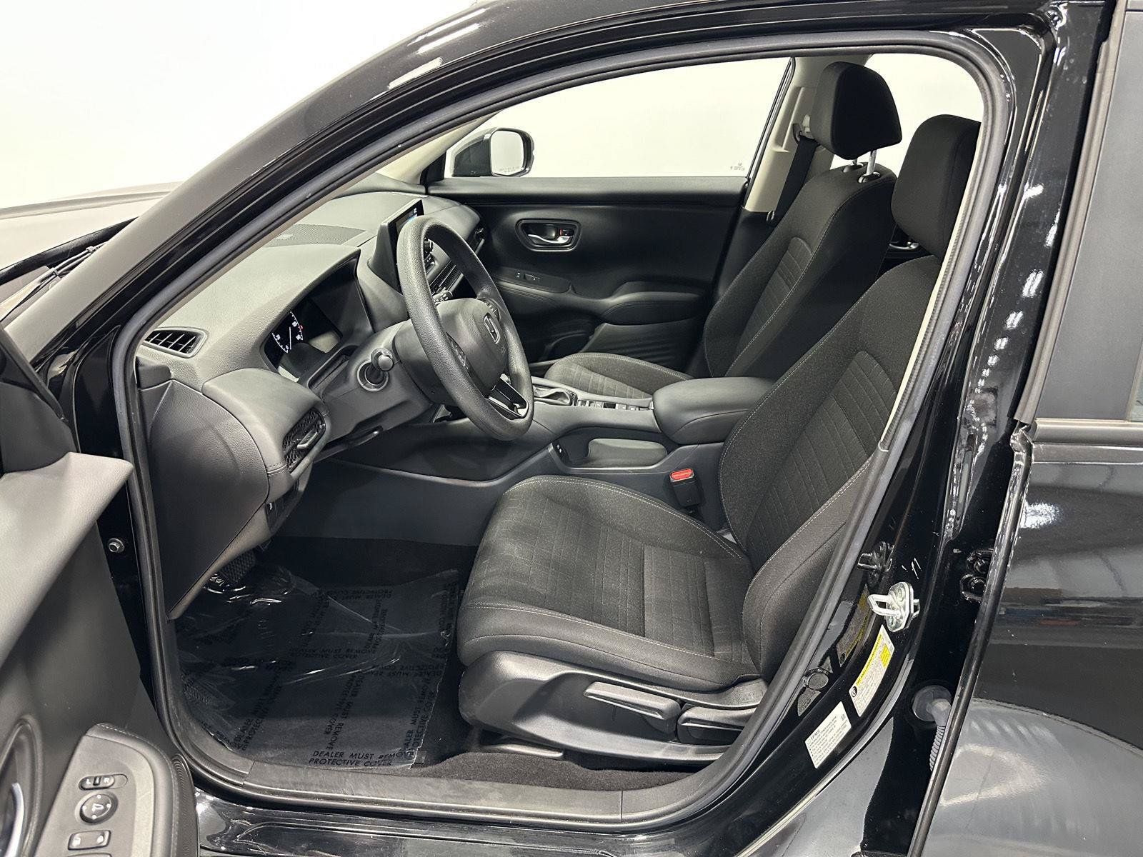 Certified 2025 Honda HR-V LX image 10