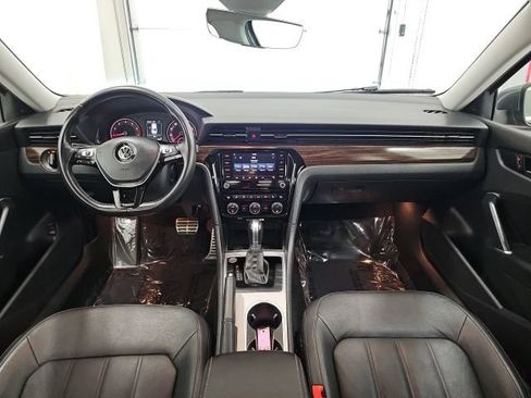 Used 2020 Volkswagen Passat 2.0T SEL FWD image 30