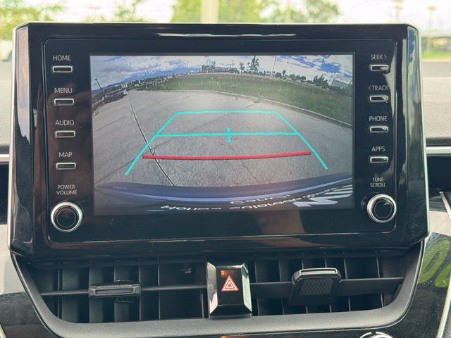 Used 2020 Toyota Corolla LE FWD image 18