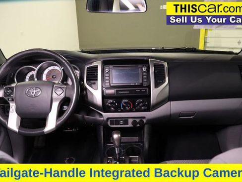 Used 2015 Toyota Tacoma PreRunner image 18