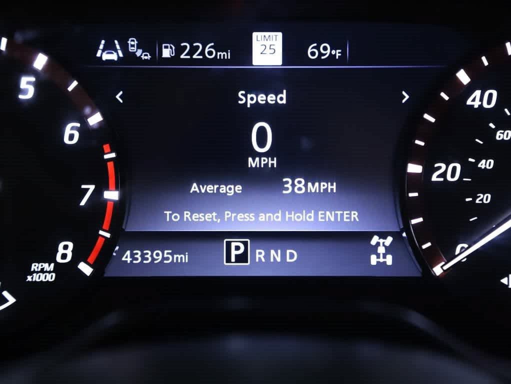 Used 2023 Nissan Titan PRO-4X w/ Pro-4x Convenience Package AWD/4WD image 29