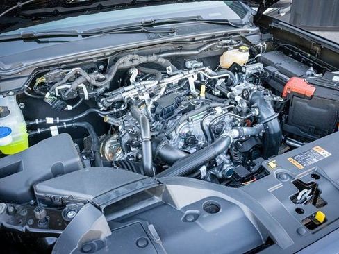 New 2025 Ford Ranger XLT w/ FX4 Off-Road Package image 33