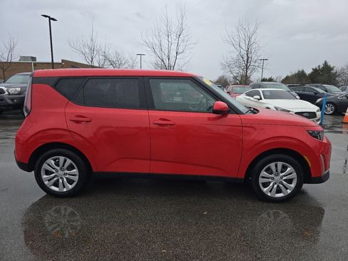 Used 2023 Kia Soul LX image 7
