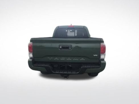 Used 2021 Toyota Tacoma TRD Sport w/ Technology Package image 19