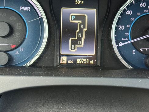 Used 2015 Toyota Camry XLE w/ Moonroof Package image 12