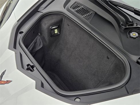 Certified 2022 Chevrolet Corvette Stingray w/ Z51 Performance Package image 15