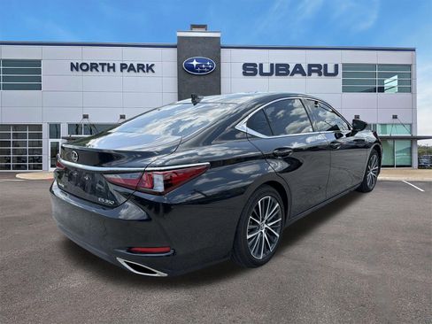 Used 2025 Lexus ES 350 w/ Premium Package FWD image 3