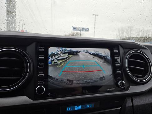 Used 2021 Toyota Tacoma TRD Off-Road w/ Technology Package image 14