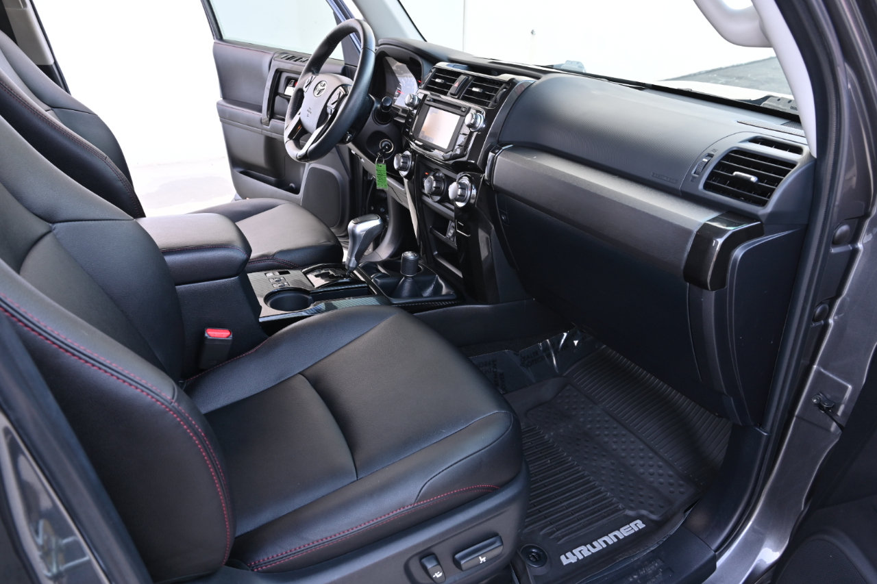 Used 2018 Toyota 4Runner TRD Off-Road Premium AWD/4WD image 14