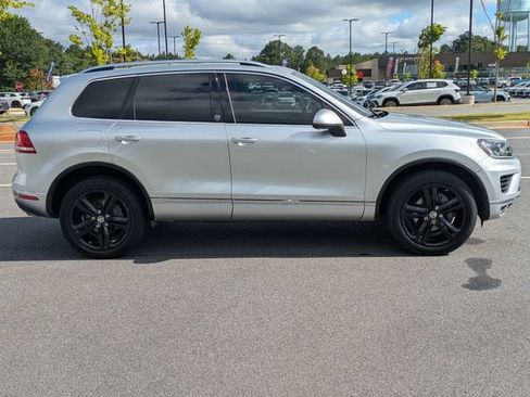 Used 2017 Volkswagen Touareg Wolfsburg Edition AWD/4WD image 3