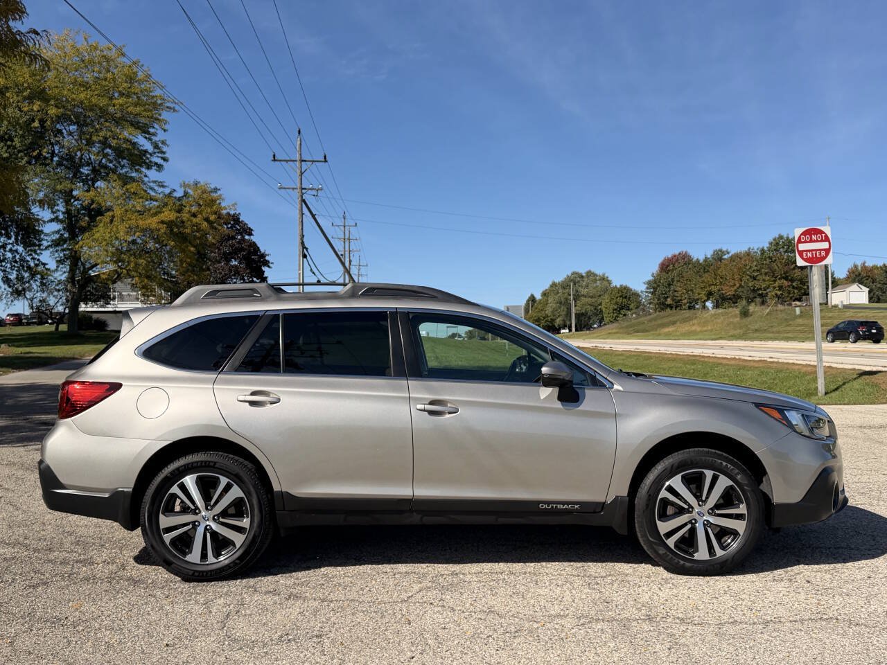 Used 2019 Subaru Outback 2.5i Limited AWD/4WD image 6