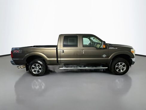Used 2016 Ford F250 Lariat w/ Lariat Ultimate Package AWD/4WD image 9