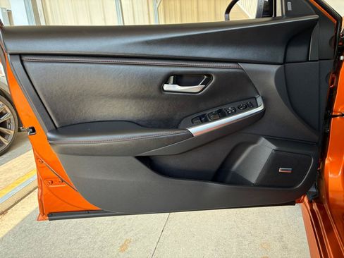 Used 2025 Nissan Sentra SR w/ SR Premium Package FWD image 8