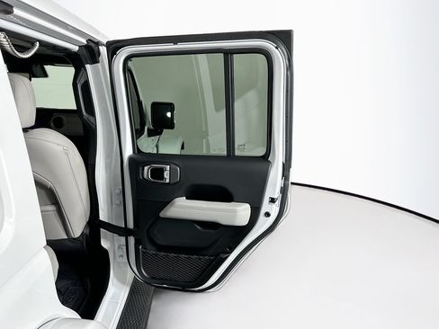 Used 2023 Jeep Wrangler Unlimited Sahara AWD/4WD image 30