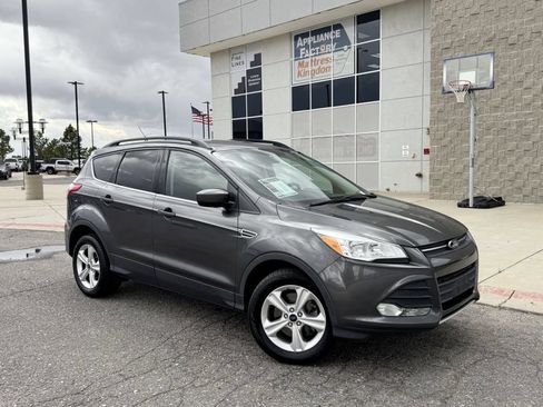 Used 2015 Ford Escape SE w/ Equipment Group 201A AWD/4WD image 2