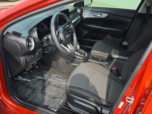 Certified 2023 Kia Forte LXS w/ LXS Technology Package FWD image 14
