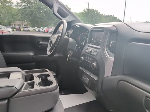 Used 2021 Chevrolet Silverado 1500 Custom Trail Boss AWD/4WD image 11