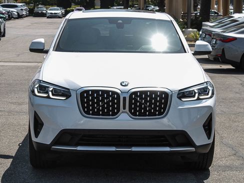 Used 2024 BMW X4 xDrive30i w/ Premium Package AWD/4WD image 2