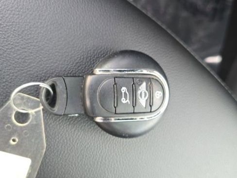 Used 2018 MINI Cooper S image 25