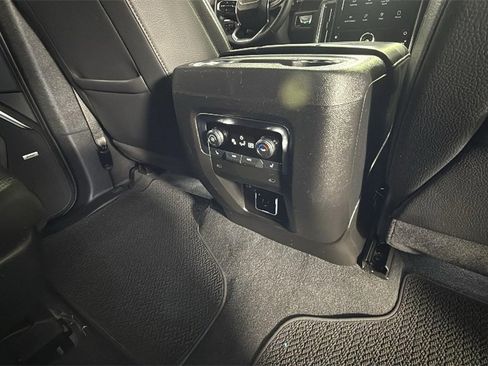 Used 2025 GMC Yukon Denali image 51