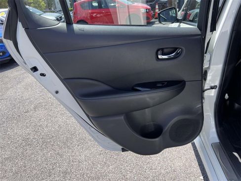 Used 2022 Nissan Leaf SL Plus image 12