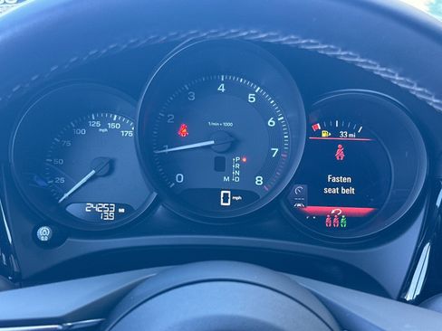 Certified 2024 Porsche Macan AWD/4WD image 23