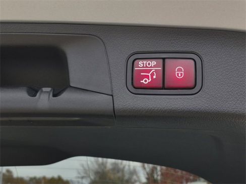 Certified 2025 Mercedes-Benz GLA 250 image 10