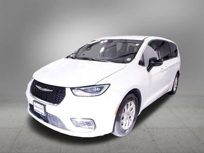 Used 2024 Chrysler Pacifica Touring-L