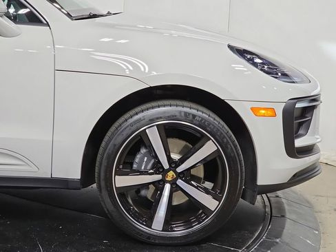 Certified 2026 Porsche Macan AWD/4WD image 11