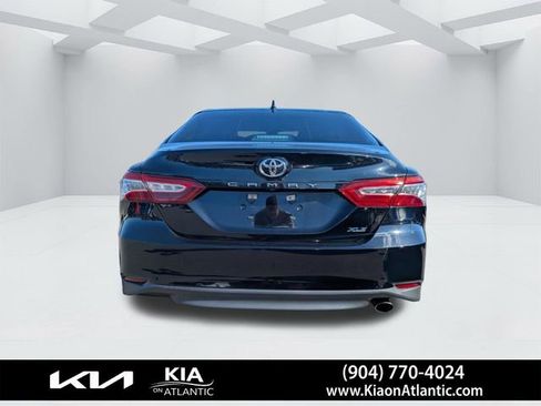 Used 2020 Toyota Camry XLE FWD image 4