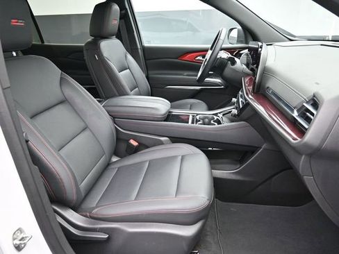 Used 2024 Chevrolet Traverse Z71 image 31